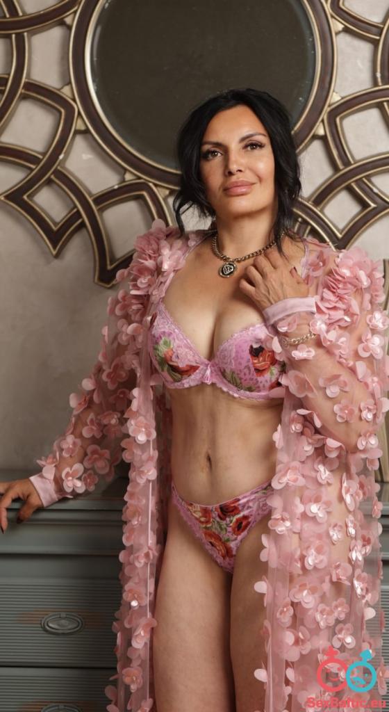 Oksana (38)